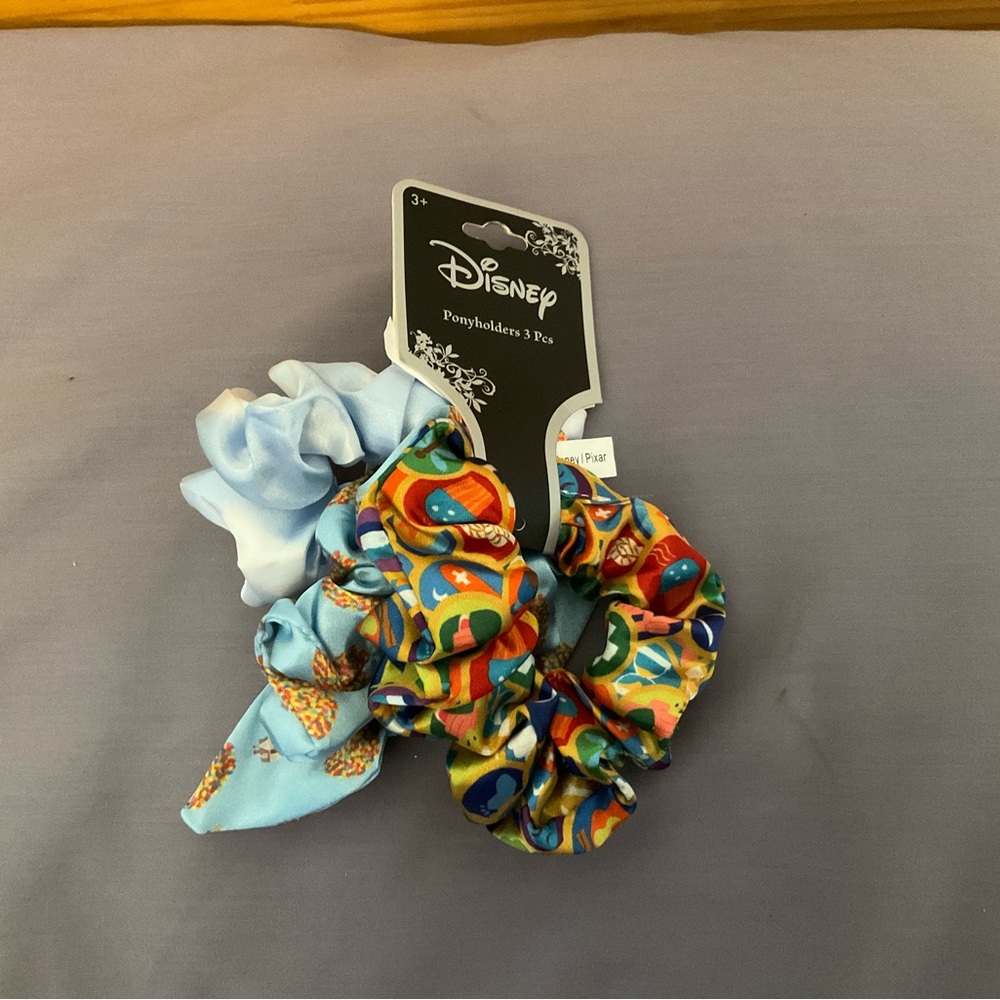 Disney ‘Pixar’ series scrunchie set